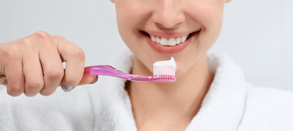 Doğru Diş Fırçalama İpuçları: Düzenli Olarak Diş Fırçalamak Dişleri Beyazlatır Mı?